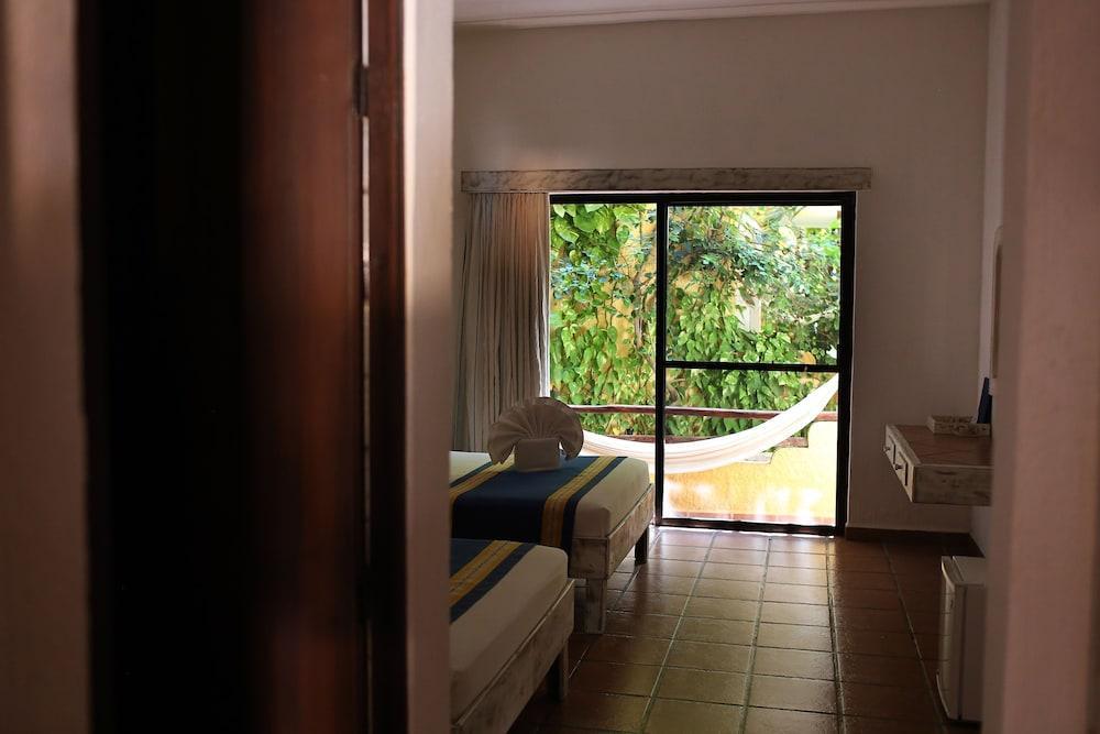 Colibri Hotel 4*